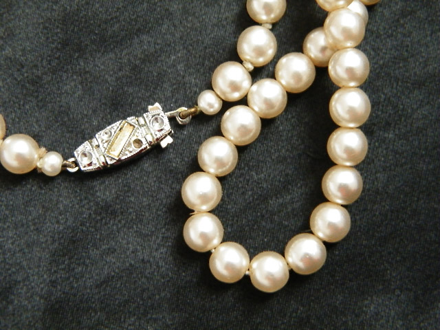 Pearl necklace clasp