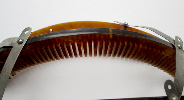 1920s comb waver