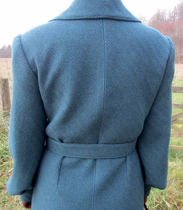 1930s coat back top-stitching detail